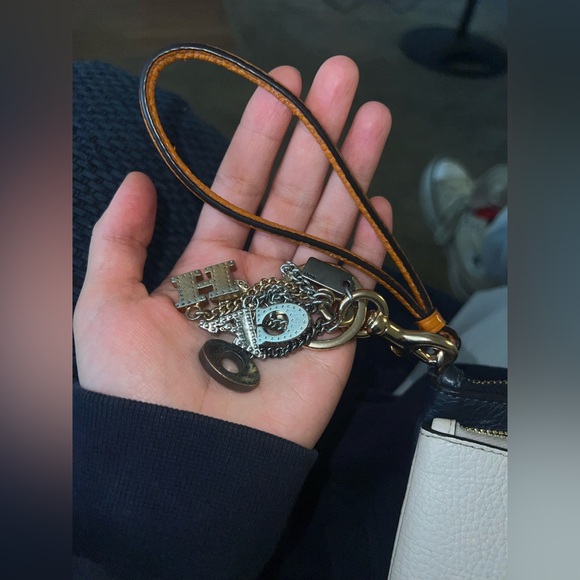 COACH wristlet - Picture 5 of 16